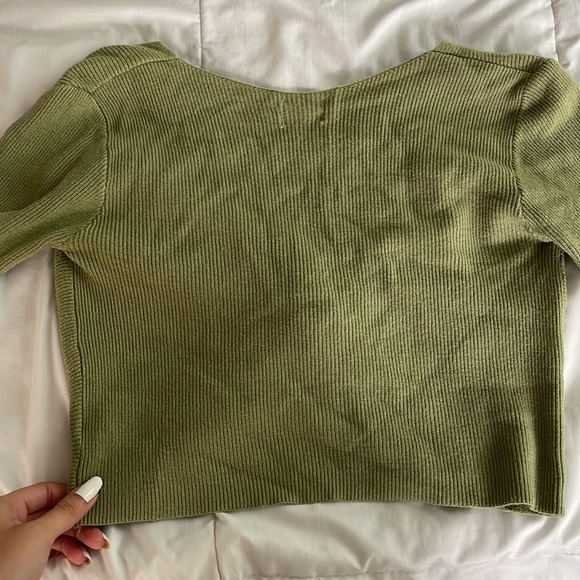 Criss Cross Cropped Knit Sweater - Picture 5 of 8